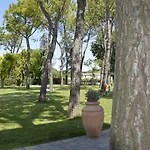 Отель Ausonia Monte Porzio
