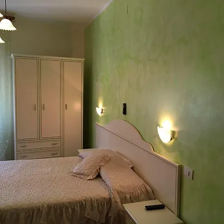 Otel Ausonia